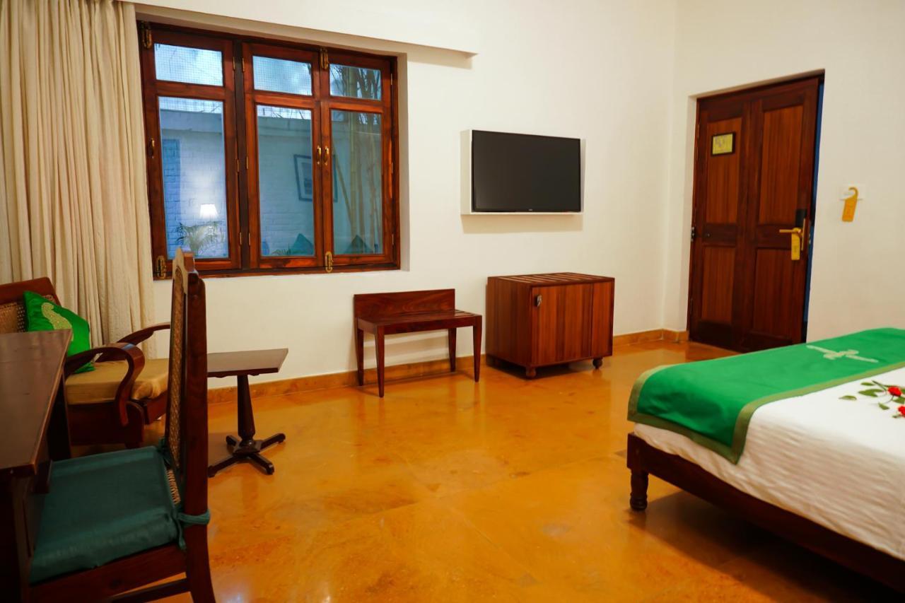 Saraca Hotel Лакхнау Экстерьер фото