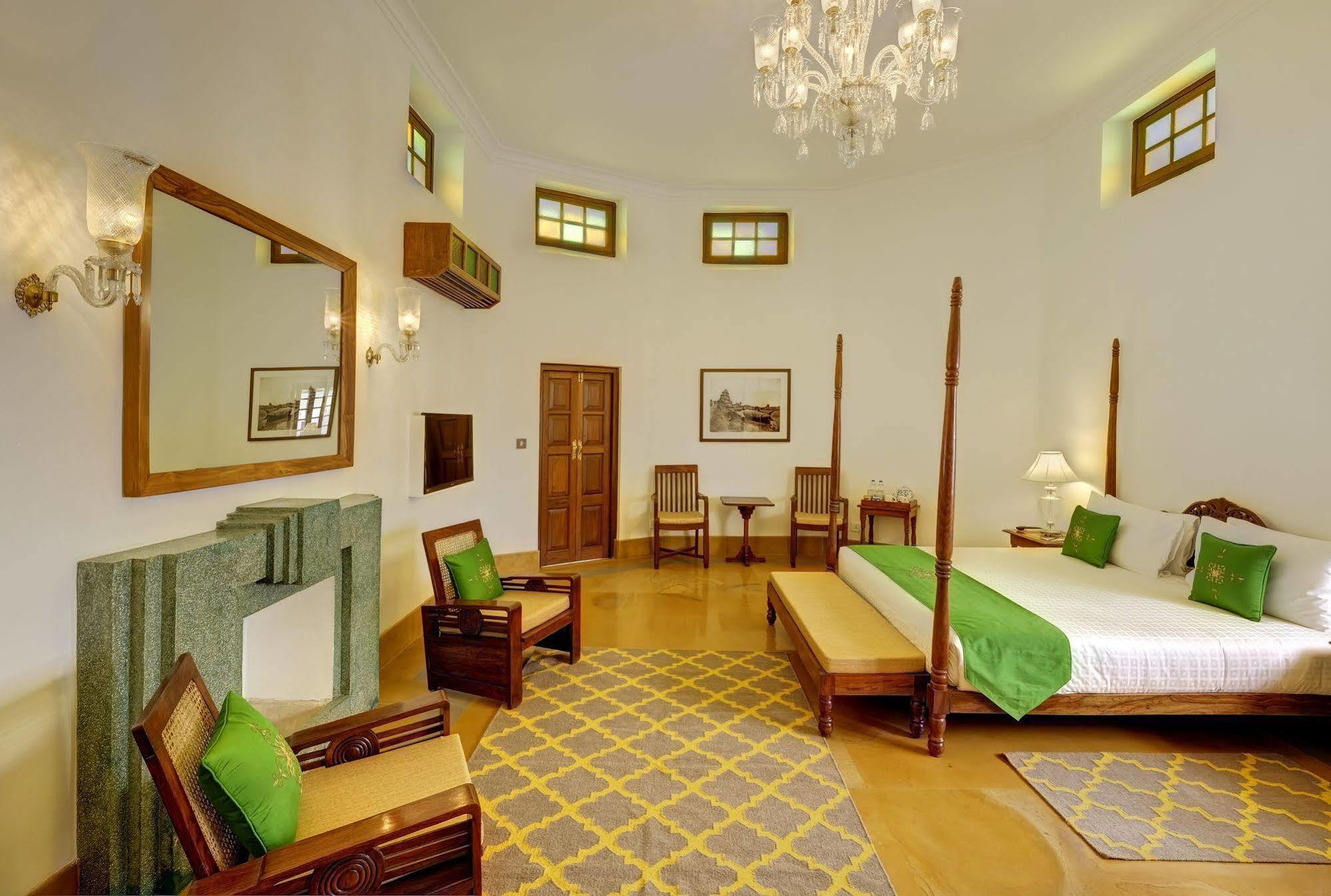 Saraca Hotel Лакхнау Экстерьер фото