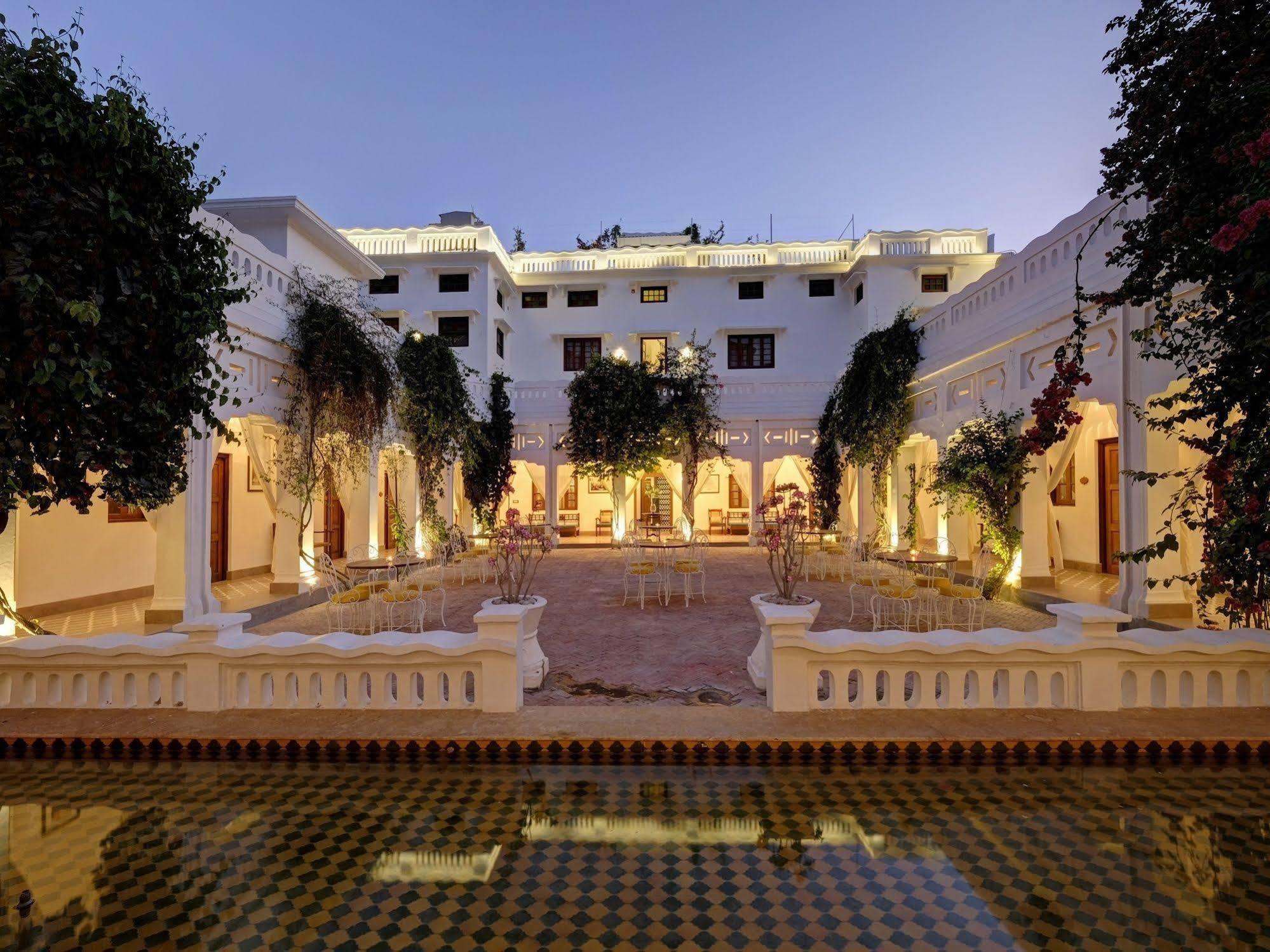 Saraca Hotel Лакхнау Экстерьер фото