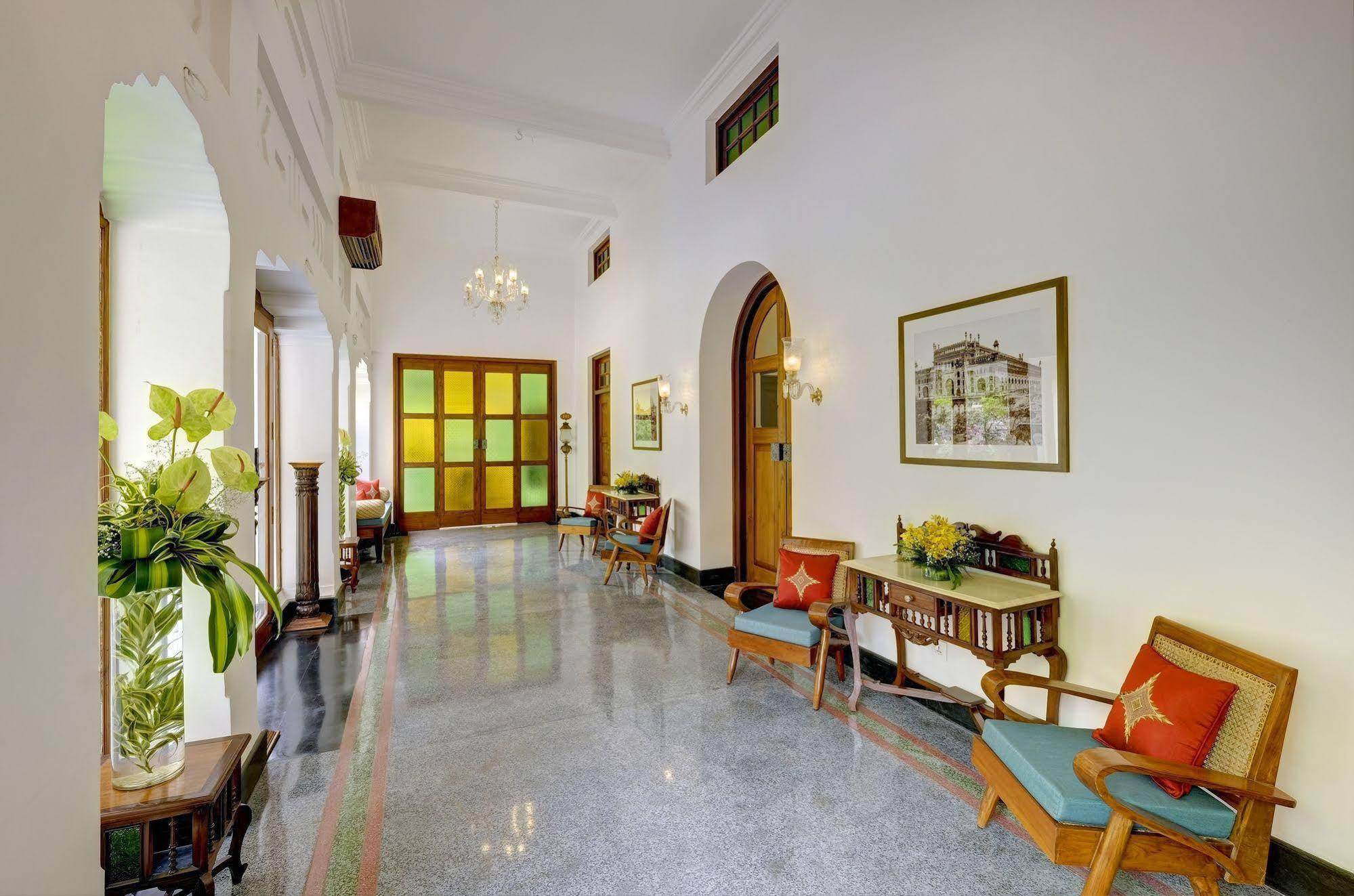 Saraca Hotel Лакхнау Экстерьер фото